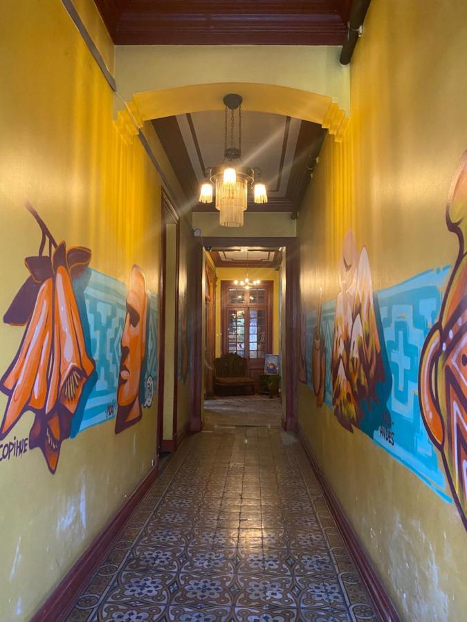 La Casa Roja Hostel Santiago Exterior photo