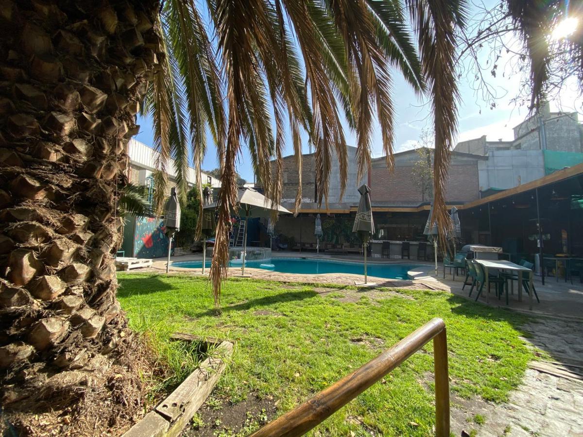 La Casa Roja Hostel Santiago Exterior photo