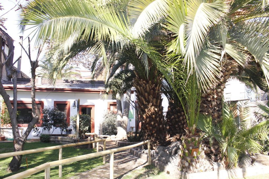 La Casa Roja Hostel Santiago Exterior photo