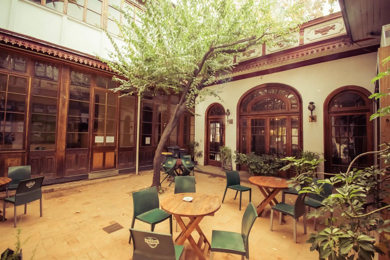 La Casa Roja Hostel Santiago Exterior photo